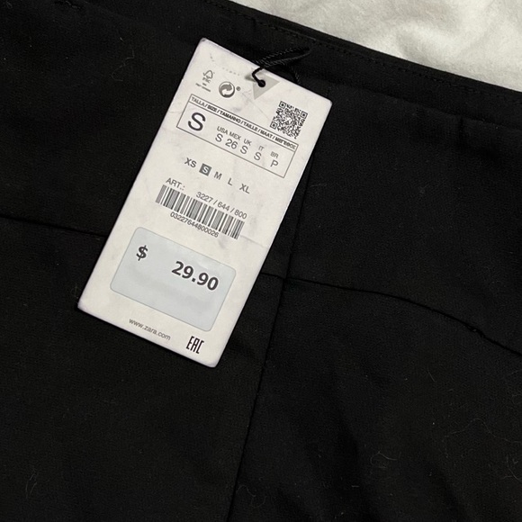 Brand new zara crop top with cut out sides size small NWT from fall21 collection - Picture 2 of 3